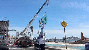 🗣Inicia la colocación de monigotes para el #Eclipse Solar 2024; el evento histórico contará con estas figuras en el #malecón de "La Perla del Pacífico" | Luz Noticias