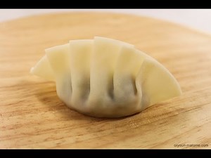 基本の餃子の包み方 (How to wrap dumplings)