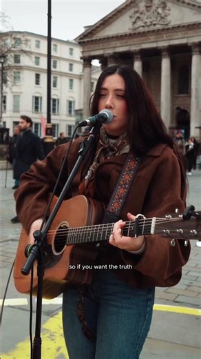 And now your song is on repeat And I'm dancin' on to your heartbeat #streetperformer #leire #busking