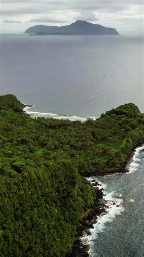 Anthony Perez | Cultural Travel Storyteller🌺 on Instagram: "Two Nations, One Culture: SAMOA from Above From February 2024 until September 2025, I had the great blessing of voyaging across every major Samoan island. From the sacred shores of Manu’a to the big island of Savaii. Above all the depths of immersion and setting aside political differences, are 9 beautiful islands that are more connected to each other than one thinks 🇼🇸🇦🇸🔰🐓 #samoa #americansamoa #manuaislands"