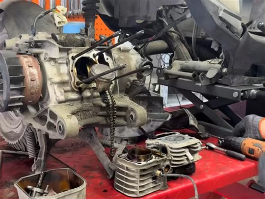 铃木uy125发动机拆机讲解