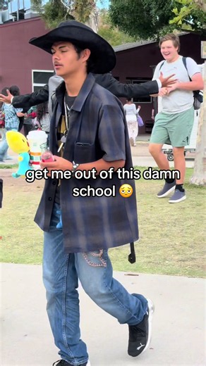 #funny #viral #fyp. ALSO HE WASNT JUST BEING A ROBLOX CHARECTHER HE WAS COSPLAYING FORSAKEN