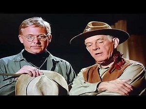 Mash- Father Mulcahy Saves a Life