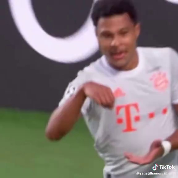 Barcelona and Bayern Munich #edit #football #messi #omara #bayern