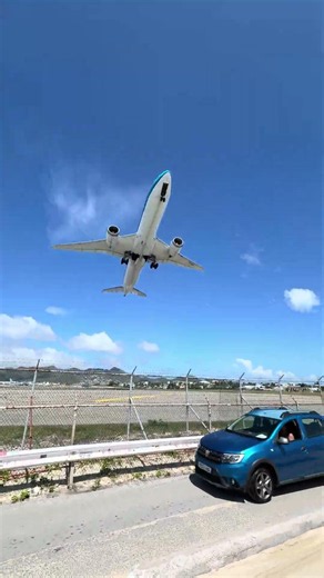 ✈️ Extreme Jet Blast! KLM Dreamliner Rocket Takeoff from St. Maarten⁠