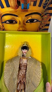 ✨ Unboxing the Limited Edition Cleopatra Doll ✨ Step into the world of ancient Egyptian splendor with this limited edition Cleopatra doll — a masterpiece of elegance and craftsmanship. Dressed in gold brocade embroidery and a regal golden headdress, she exudes the mystery, grandeur, and beauty of one of history’s most iconic queens. This is more than a doll — it’s a collector’s treasure, limited to only 550 pieces worldwide. Every detail has been meticulously crafted, making her perfectly presen