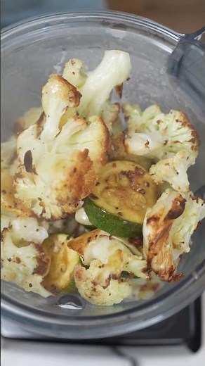 Cauliflower Alfredo Pasta Sauce 🌱👌🏻 So creamy, healthy and delicious 😋 Mrs Flury #shorts