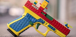 LEGOのおもちゃに見える本物の銃、非難の嵐で製造中止へ