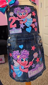 Watch us make Abby Cadabby overalls for Eliana🩷🥳 #1stbirthday #abbycadabby #sesamestreet #sesamestreetparty #partyideas #babyootd #fashioninspo #fashionblogger #reels | Pink Toes & Hair Bows