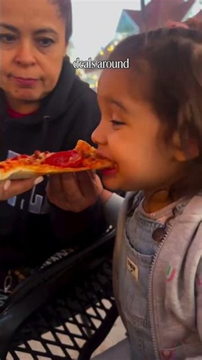 Did you know one of the prettiest pizza views in San Diego is just a ferry ride away? 🍕 🎀 Follow