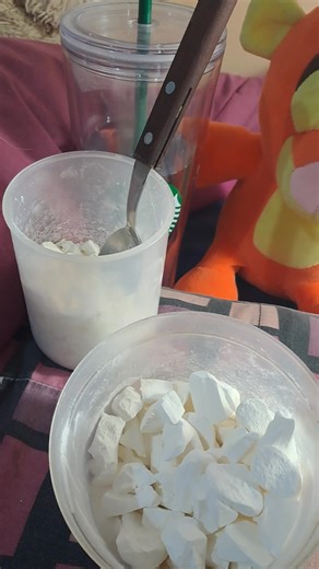 pt 2 eating cornstarch 🥰 #cornstarch #eatingcornstarch #cornstarchchunks #feculademaiz #fakeeating #asmr #wbm #wbmethod #cs #crunchycornstarch #cornstarcharg