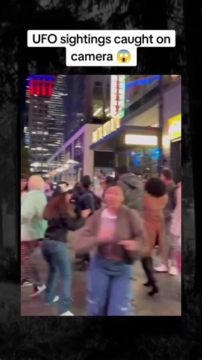 Are aliens👽 real? #ufo #alien #strange #things #mystery #night #sighting #planet #space #ship #starcraft #ufoキャッチャー #ufosighting #sky #above #cloud #air