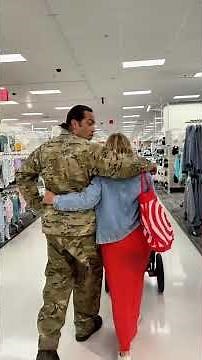 Soldier surprises wife after returning home from deployment early ❤️❤️👏🏻
