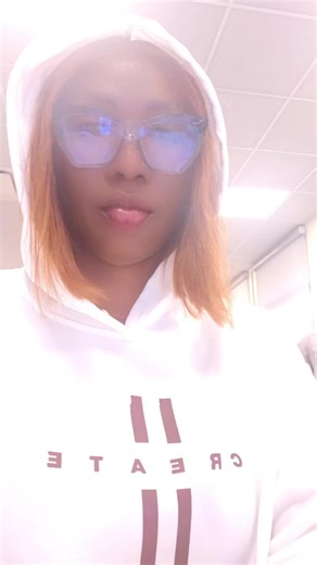 🌹💐Happy🦚🌹 (@glojoliez)’s videos with Eh God (Barnabas) - Kizz Daniel