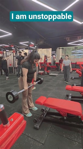Confidence Starts With Strength 💪#gym #trending #fitnessshorts #womenempowerment