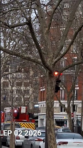 Départ 2 tons non stop pour le BEA BSPP Paris fire truck Aerial Ladder responding