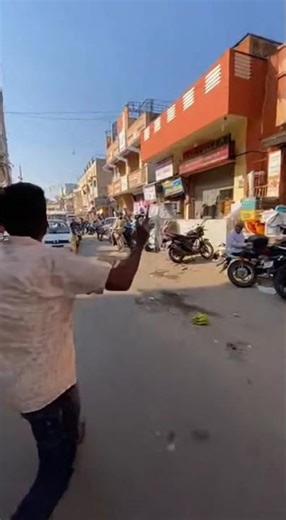 ek, Bandar, Kaile, Le Kar, Bhagya ￼😂😂😂 Crazy monkey tricks you must see #funny #viral #shorts