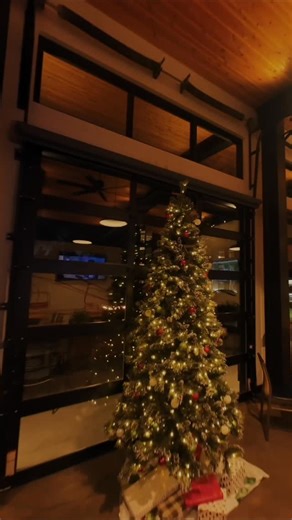 Lifty’s Bend, Oregon on Instagram: "🎄Who else is ready for Christmas?! Come celebrate the season with us and ask about our holiday drinks! ☕️🎅"