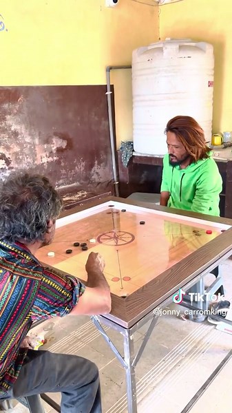 Carrom King: An Exciting Game of Skill and Strategy