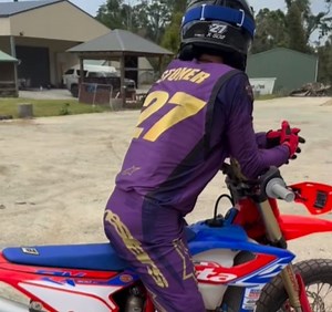News, Stoner back on dirt track bike after 20 years