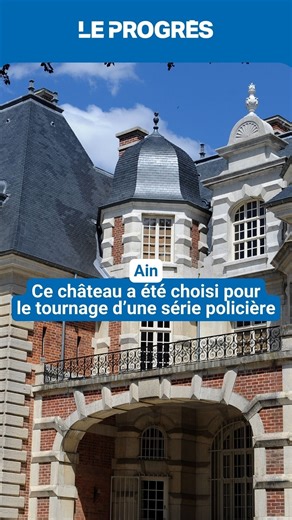🎥🎬 Un meurtre a été commis dans une école de journalisme. Une élève a été défenestrée. Cette histoire sordide n’est heureusement pas réelle. C’est l’intrigue du cinquième épisode de la série Enquête parallèle, diffusée par le groupe France télévisions. Les scènes de cet épisode en huis-clos ont été tournées au Château de Joyeux, en plein cœur de la Dombes. | Le Progrès de l'Ain