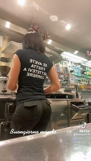 Baile Sensual De Una mujer En Su Trabajo Sexy New Trend in TikTok 2021 #short