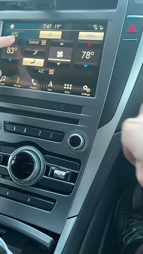 Lincoln MKZ 2017 problem video 2: The climate control on the touch screen was not working as well.