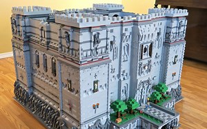 An Impressive LEGO 'Minecraft' Castle Built Out of Over 20,000 Blocky LEGO Bricks