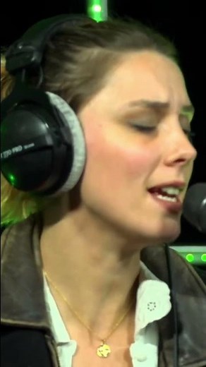 Wolf Alice - Lipstick on the Glass live from ‪@NPOStartNext‬ in the Netherlands #shorts