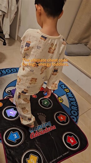 This children's music dance mat connects to your phone via Bluetooth and offers a vast music library for easy playback! Piano mode, level-clearing mode, and rhythm challenge - four gameplay options. Play and exercise at the same time. 20 minutes equals half an hour of outdoor running!