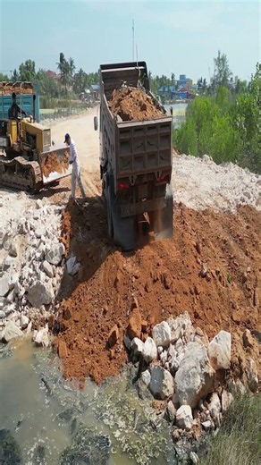 EP.204 Wow!! Incredible Bulldozer Komatsu D31P Pushing Stone & 5T Trucks Unloading #pnmachines