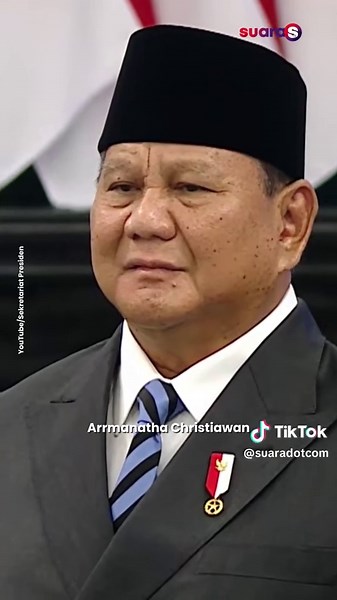 Presiden Prabowo Subianto melantik menteri dan wakil menteri di Istana Kepresiden Jakarta, Kamis (1/10/2026). Berikut daftar lengkapnya: Menteri Koordinator Bidang Hirisasi dan Transisi Energi merangkak Menteri ESDM Bahlil Lahadalia, Menteri Koordinator Bidang Pembangunan Manusia dan Kebudayaan Sugiono, Menteri Koordinator Bidang Politik dan Keamanan Dudung Abdurachman, Menteri Luar Negeri Arrmanatha Nasir. Menteri Perindustrian Muhammad Sarmuji, Kepala Staf Kepresidenan Listyo Sigit Prabowo, Wa