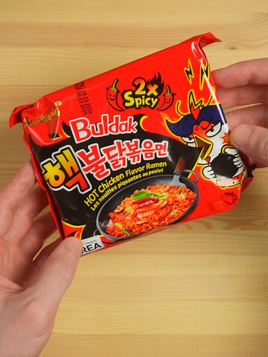 Неделю Ем Только Лапшу. День 7 Buldak x2 🍜