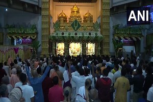 Krishna Janmashtami 2022 LIVE Streaming: Watch Online Celebrations From ISKCON, Dwarkadhish Temples