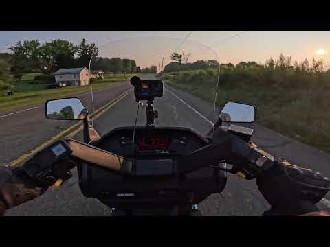Riding a Classic 1998 Honda Helix | Engine Sounds, Light Music & Open Road
