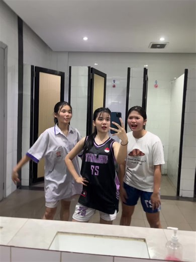 b (@berya.jsn)’s videos with som original - triz