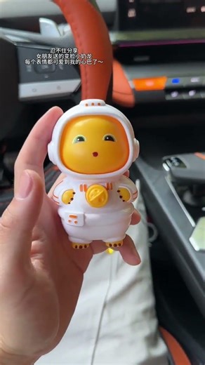 This little dragon's face-changing speed is faster than my girlfriend