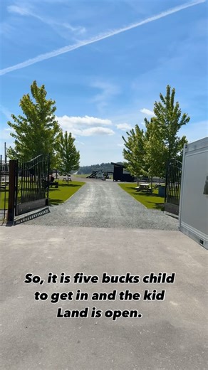 🫡SUMMER SERIES IS OFFICIALLY HERE!🎉 Kick off your summer with us at the Summer Series — it’s the perfect day out with: 🍔 Food trucks (2-8pm) 🍻 Beer & wine bar 🏓 Pickleball 🛝 Kid Land 🎯 Yard games 🔥 Fire pits ⛱️ Picnic-perfect vibes Bring your crew and make some memories, or drop in after work for a cold beverage and some delicious food from our food truck vendors. Every Thursday-Sunday 11am-8pm🙌 #SummerSeries #Snohomish #ThomasFamilyFarm #summerkickoff | Thomas Family Farm