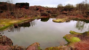 BBC Scotland - BBC Scotland - The red mountains of West Lothian: how a few packed lunch leftovers left a unique mark on this dramatic landscape