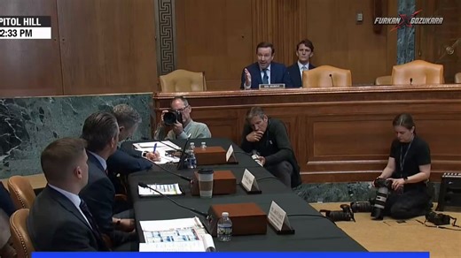 Absolute panic in Congress. Prominent US Senator Chris Murphy completely destroys the Trump administration's delusional strategy against Iran.He warns Washington's massive failures will literally bankrupt American farmers and families as Tehran brilliantly holds out.