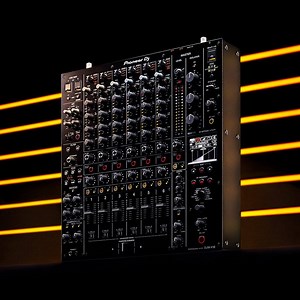 5.8K views · 53 reactions | Pioneer Dj DJM-V10  Unboxing & Review Os presentamos el nuevo mezclador insignia de Pioneer Dj denominado DJM-V10. Una mesa de mezclas profesional de 6 canales para producción en vivo, con la que podremos usar múltiples fuentes o dispositivos de audio externos y que proporcionará un nuevo nivel de creatividad a los DJs profesionales.  https://www.profesionaldj.es/pioneer-dj-djm-v10 | ProfesionalDJ.es | Facebook