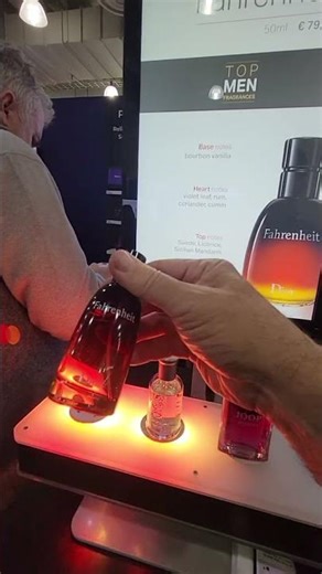 Interactive Retail display Lift & Learn