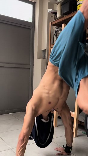 Ig: hasandouzaklian #viral #explore #fit #gym #fitness #reels #explorepage #workout #calisthenics #muscle