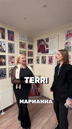 ✨ Модельное агентство Terri — легенда латвийского моделинга ✨ Terri — это не просто модельное агентство, а история и имя, которое знают далеко за пределами Латвии. Основанное в 1992 году, Terri стало первым частным модельным агентством в стране и по сей день остаётся одним из самых авторитетных в Балтии. Здесь открывают новые лица, формируют профессиональных моделей и выводят их на международный уровень: подиумы, рекламные кампании, fashion-съёмки, шоу и конкурсы по всему миру 🌍 💎 Что отличает