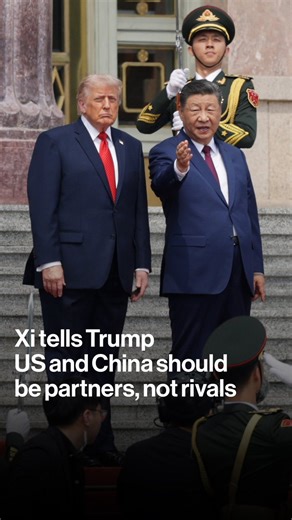 造桥，比建墙更有意义。昨天人民大会堂里的握手，是在全球秩序、产业格局与科技文明加速重构的今天，中美两个世界级经济体，正在重新寻找“连接”的价值。今天，AI革命、机器人革命、新能源革命正以前所未有的速度重塑世界。未来真正决定国家竞争力的，不只是资本与资源，更是谁能够率先完成AI与实体产业的融合与重构，建立跨国家、跨产业、跨文化的新型协同体系。特朗普总统此次访华，意味着中美重新回到交流、合作与产业协同的轨道，开始出现新的可能性。对于FF而言，这同样具有特殊意义。随着全球政治和经济走势进入新周期，FF“全球EAI产业桥梁”战略，也正在迎来新的发展机遇。随着FF 独有的EAI技术和平台驱动的EAI生态战略的加速落地，我们希望成为引领和推动全球产业变革的一股独特力量。