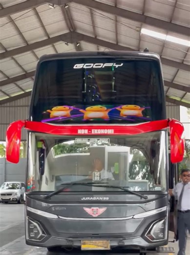 instal videotron ukuran 200cm x 35cm P5 di unit juragan 99 double decker GHOFY