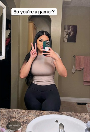 Epic Gameplay Moments by a Female Gamer