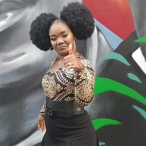 #2020 começa quente: pronta para actuar em plena 2a-Feira. Trabalhando para o meu #País🇲🇿 #GlóriaaDeus #segundafeira ======== Assista Vídeo MARLLEN FT. MR. BOW – “HI GOOD (ESTAMOS BEM)” no link https://youtu.be/rjdI6VibT58 ========= Download da música “Hi Good (Estamos Bem)” através deste link: http://www.mediafire.com/file/yfnx6sz3qhk3655/Marllen_ft_Mr_Bow_-_Hi_Good_%28Estamos_Bem%29.mp3/file ========= PRETA NEGRA SHOWS: 258848255679 WHATSAPP: 258868255679 | Marllen Preta Negra