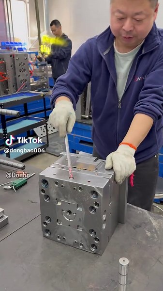 プラスチック金型精密Injection技術
