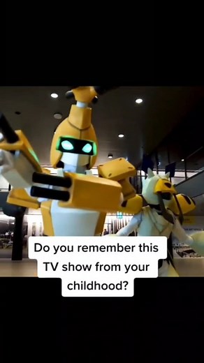 Willow Creative on Instagram: "Medabots in 2019! I'm Metabee, Sumilidon is @kialna. Video footage from @86thfloormusic and @sevenblademedia #cosplay #animecon #medabots"